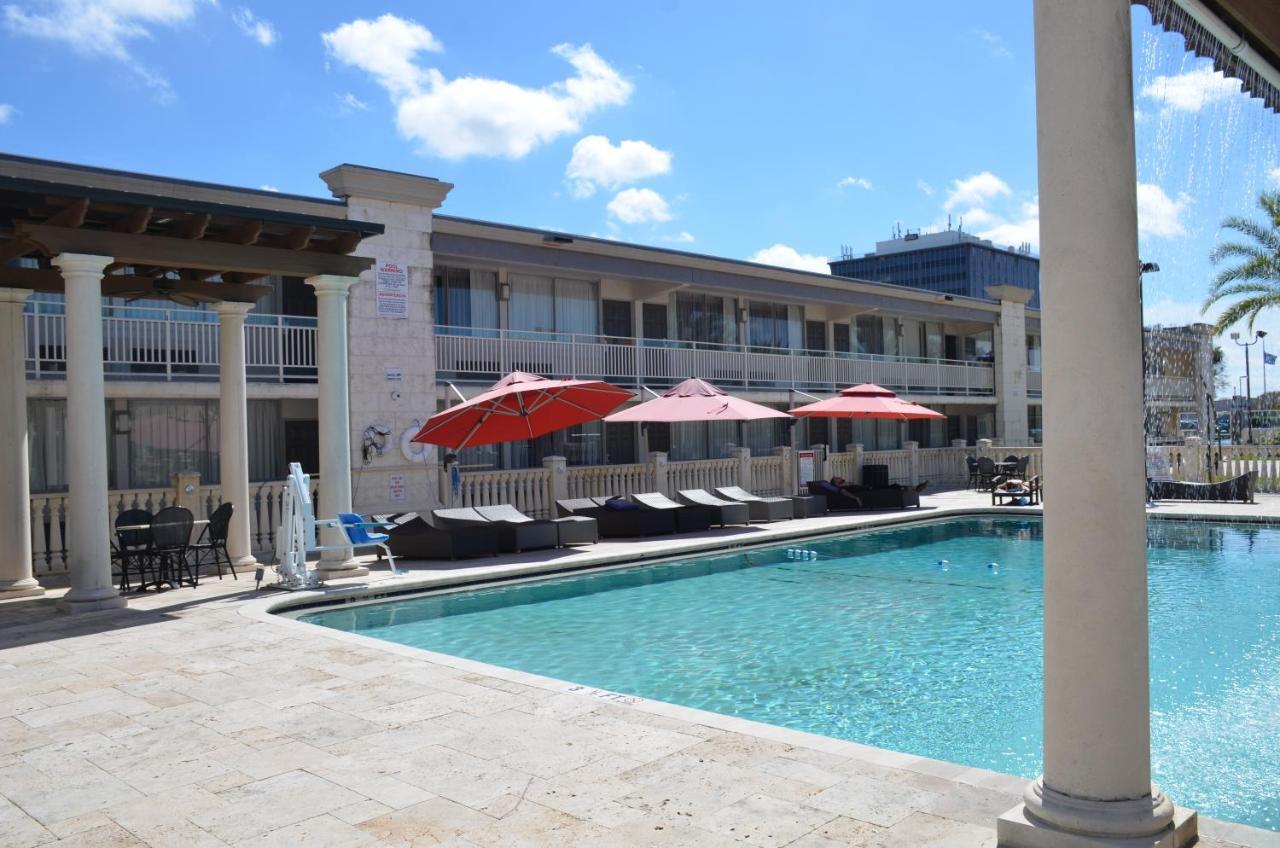 Quality Inn And Conference Center Tampa-Brandon Buitenkant foto