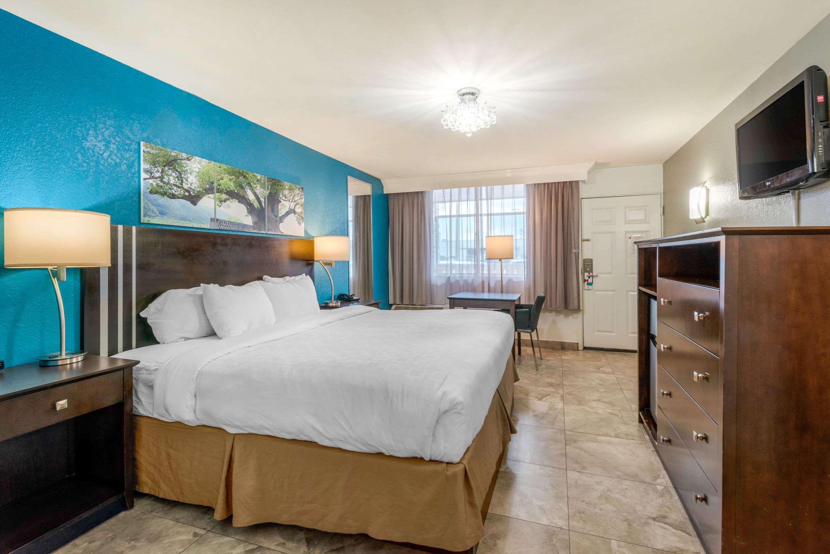Quality Inn And Conference Center Tampa-Brandon Buitenkant foto