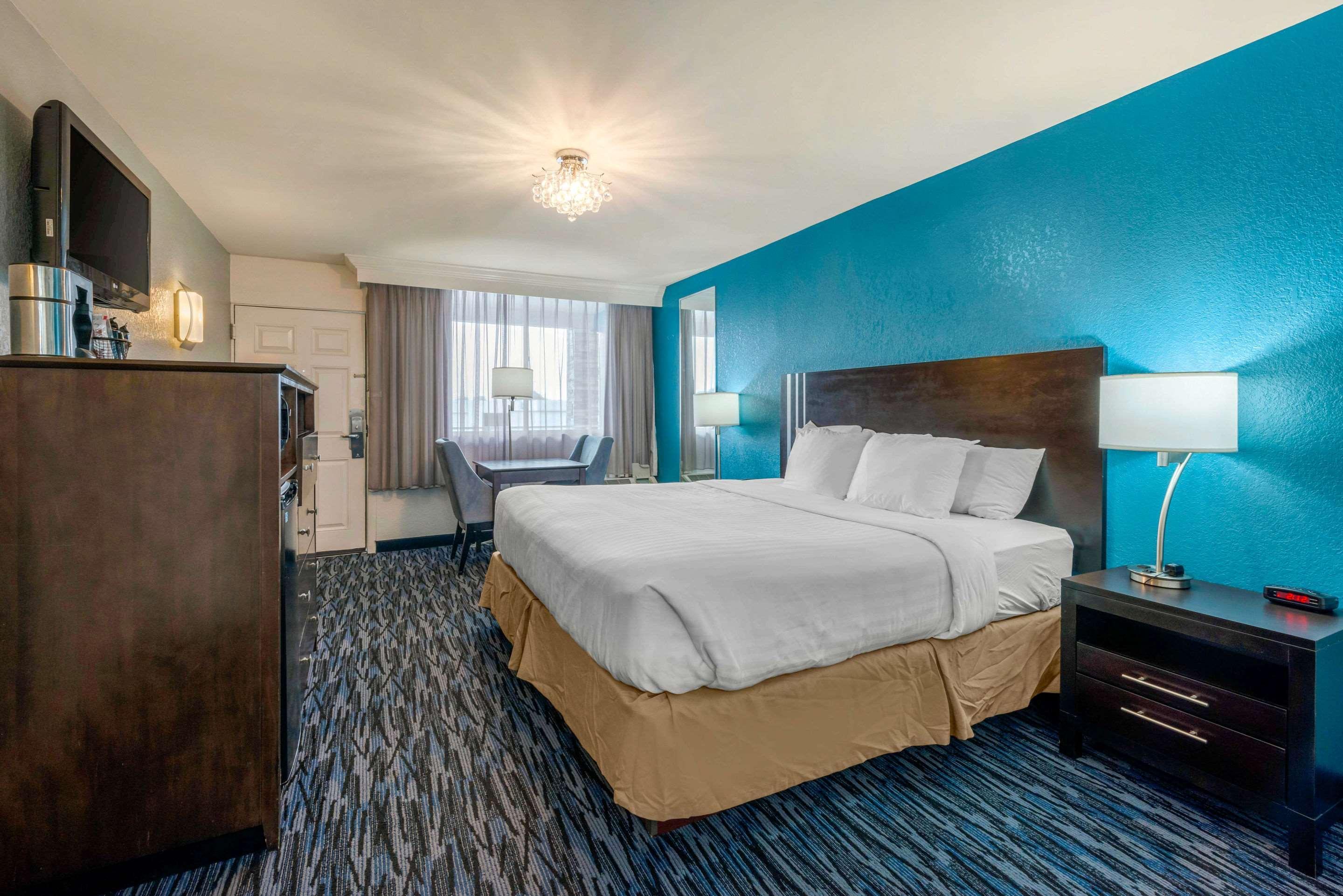 Quality Inn And Conference Center Tampa-Brandon Buitenkant foto