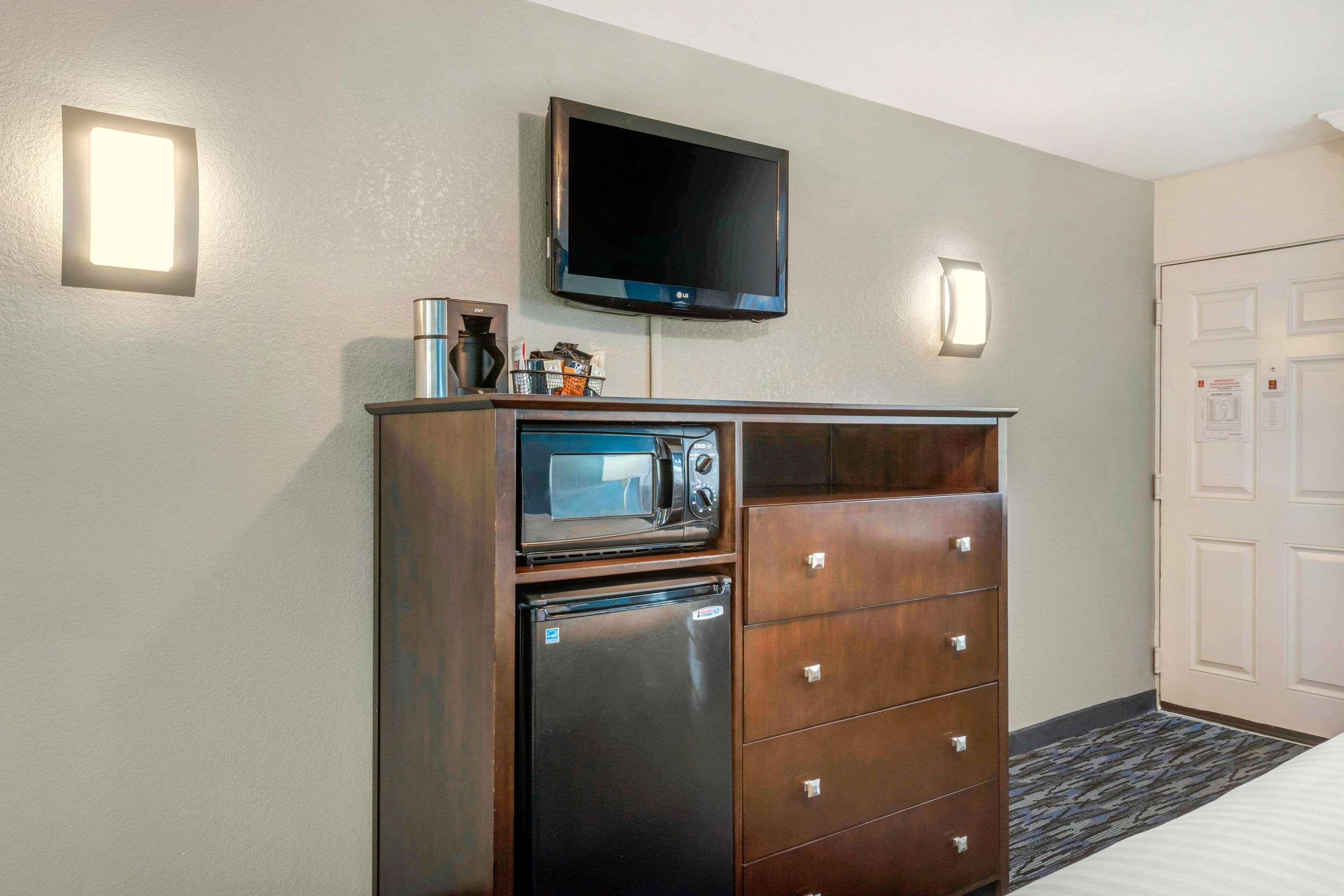 Quality Inn And Conference Center Tampa-Brandon Buitenkant foto