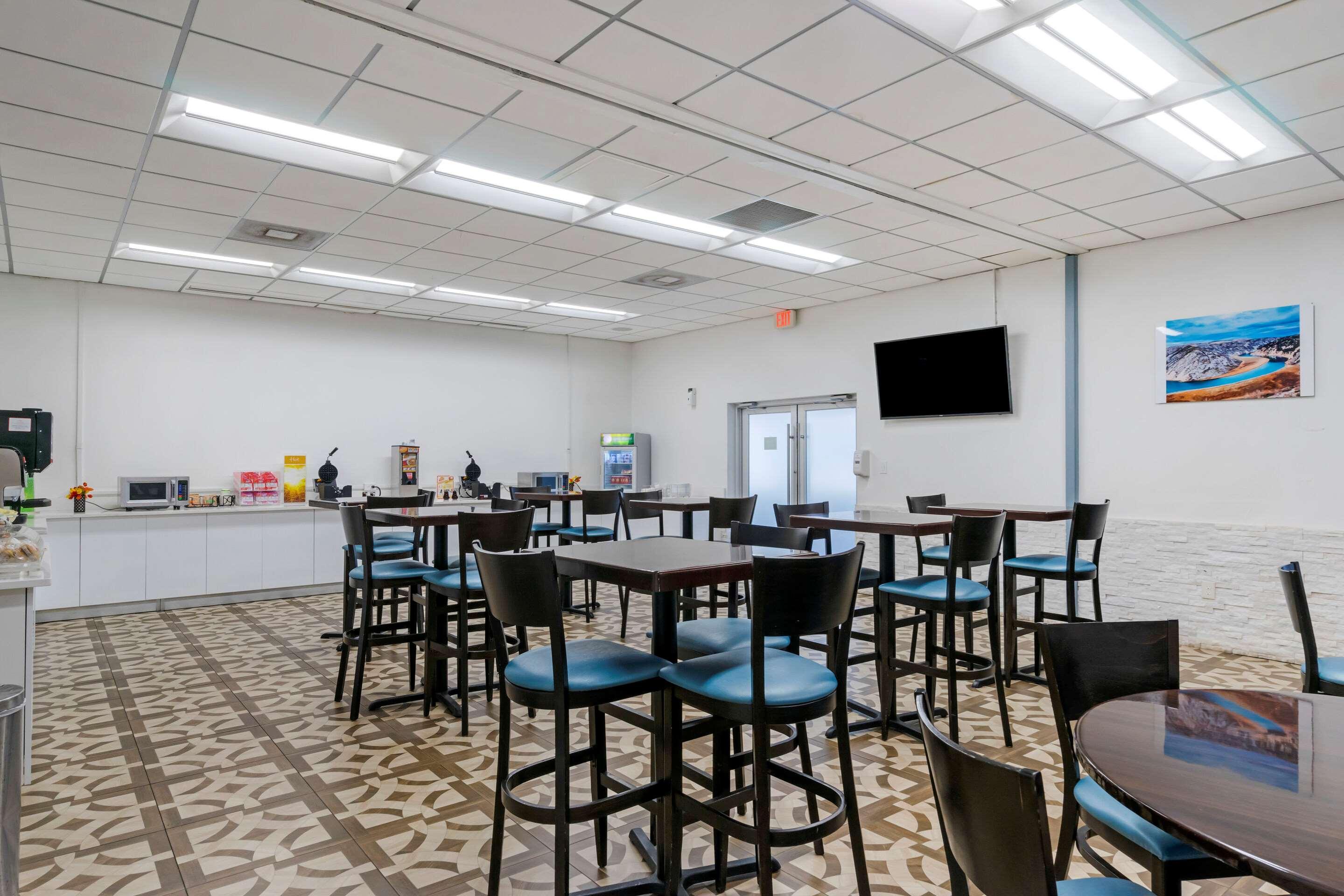 Quality Inn And Conference Center Tampa-Brandon Buitenkant foto