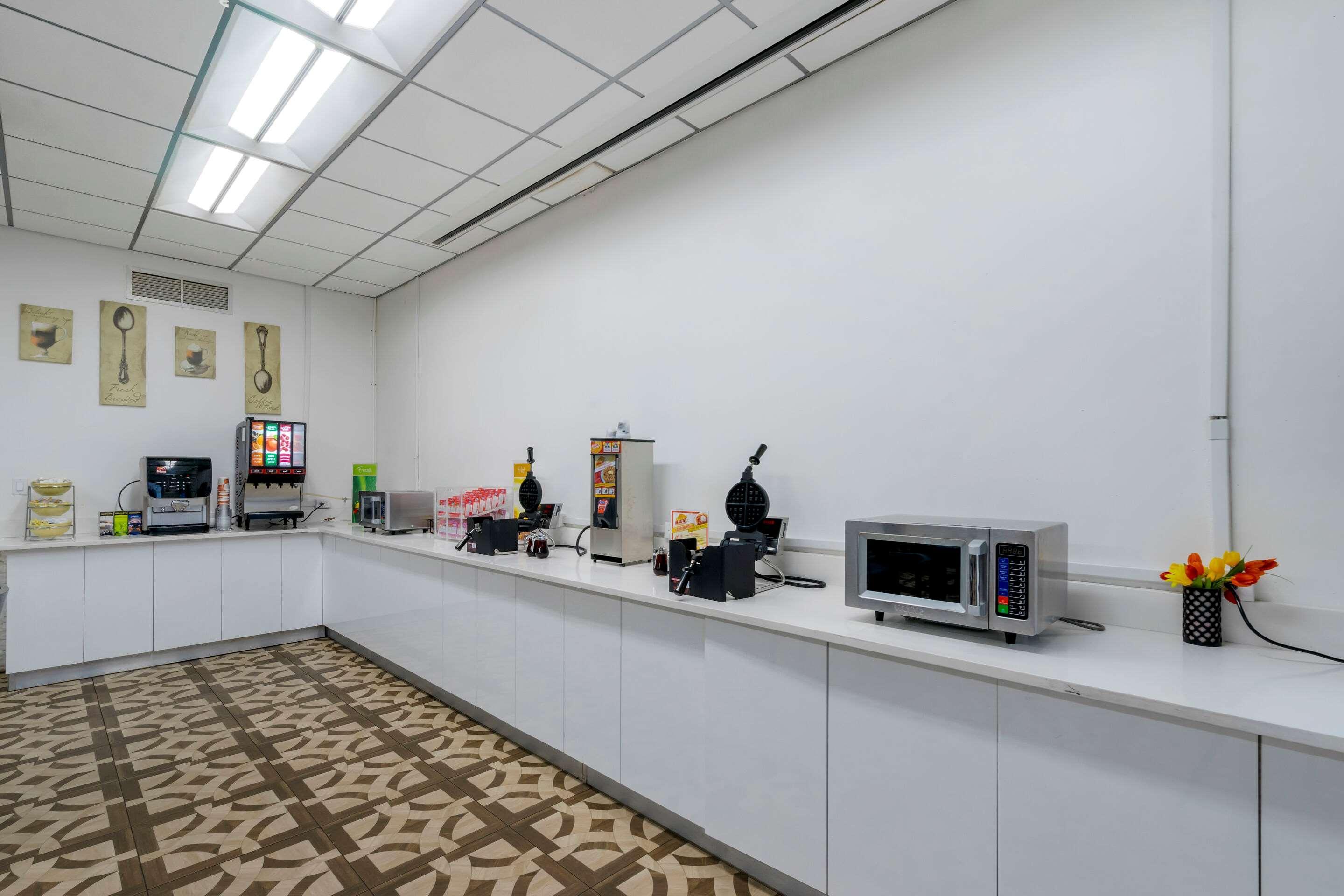 Quality Inn And Conference Center Tampa-Brandon Buitenkant foto