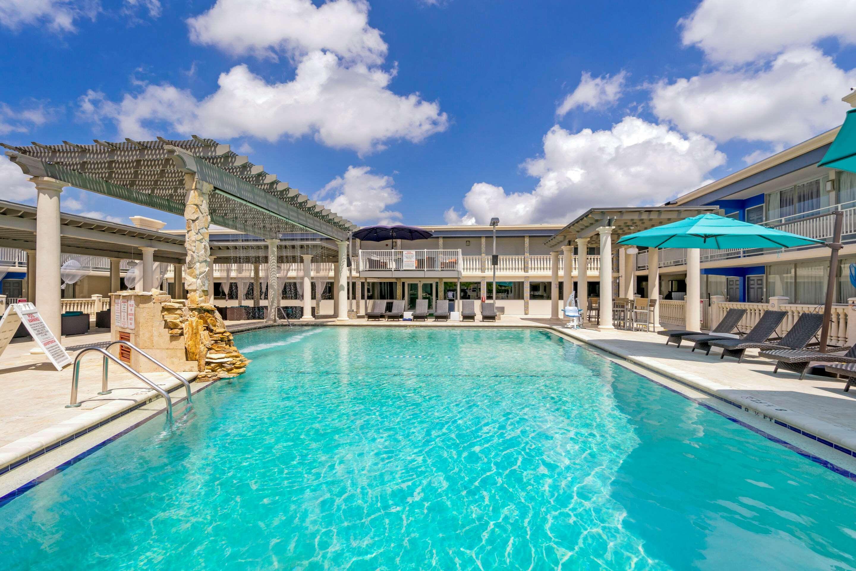 Quality Inn And Conference Center Tampa-Brandon Buitenkant foto