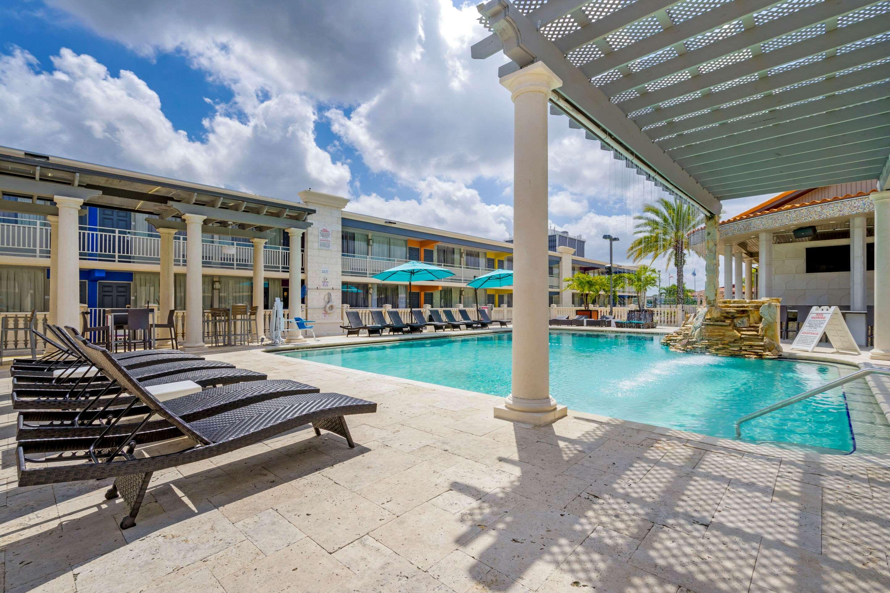 Quality Inn And Conference Center Tampa-Brandon Buitenkant foto