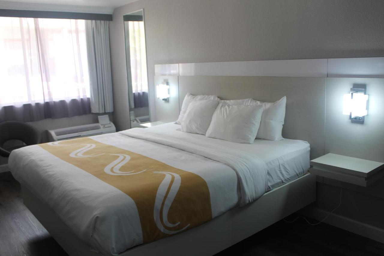 Quality Inn And Conference Center Tampa-Brandon Buitenkant foto
