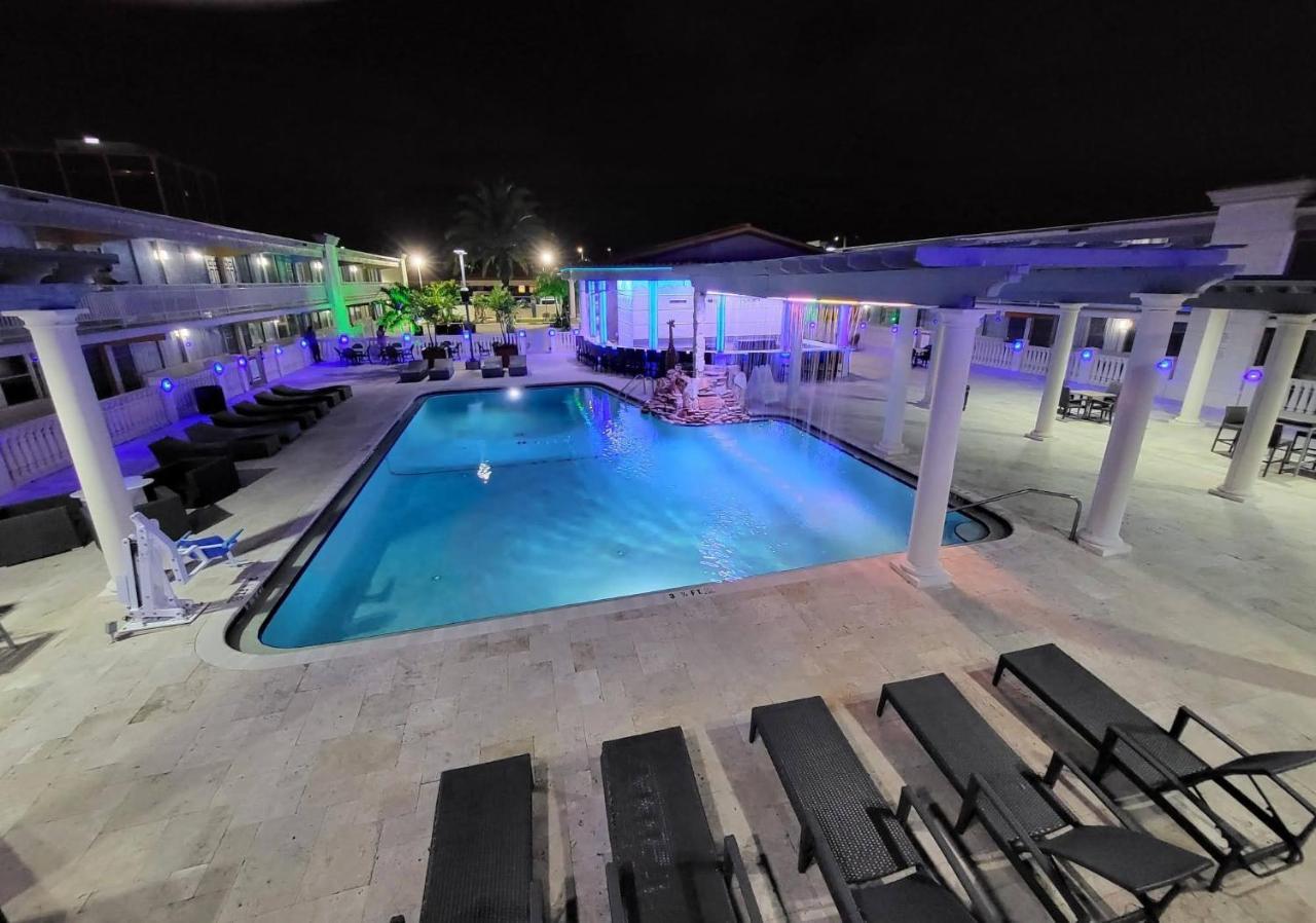 Quality Inn And Conference Center Tampa-Brandon Buitenkant foto