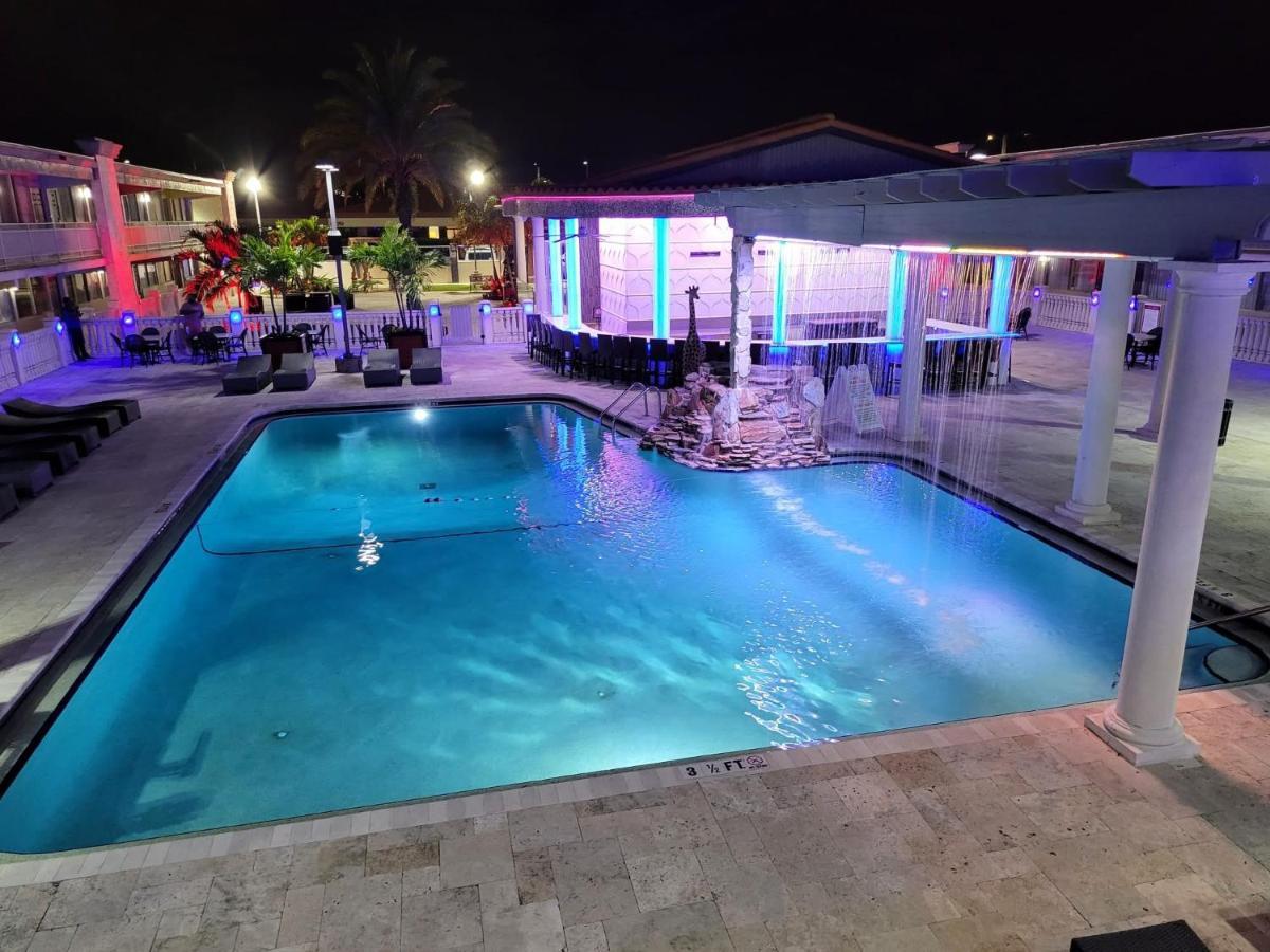 Quality Inn And Conference Center Tampa-Brandon Buitenkant foto