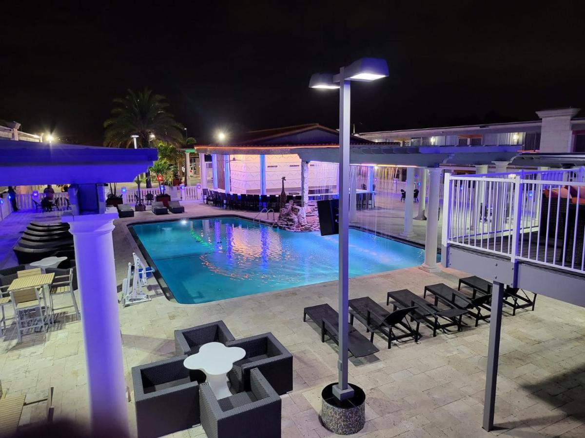 Quality Inn And Conference Center Tampa-Brandon Buitenkant foto