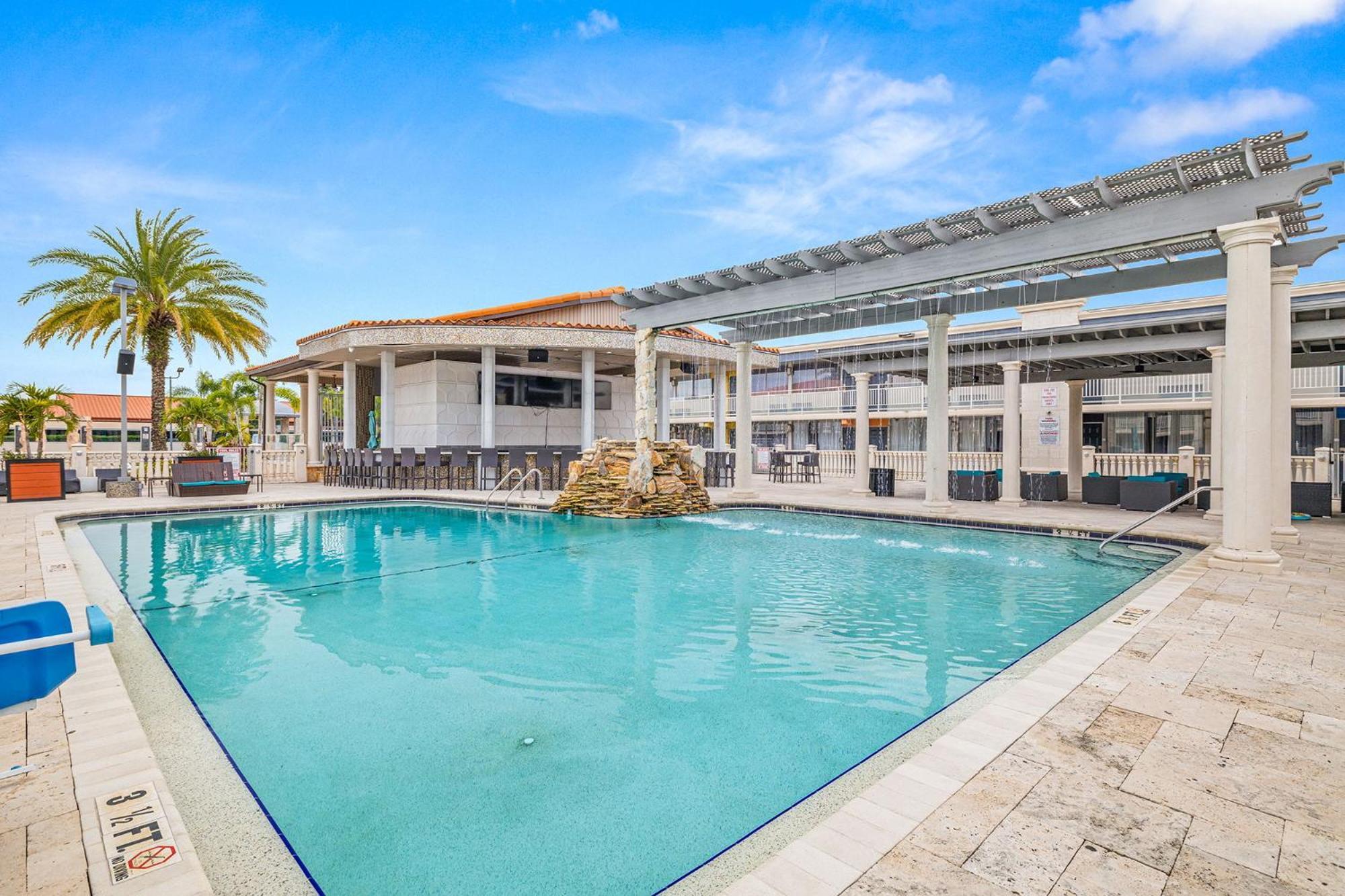 Quality Inn And Conference Center Tampa-Brandon Buitenkant foto